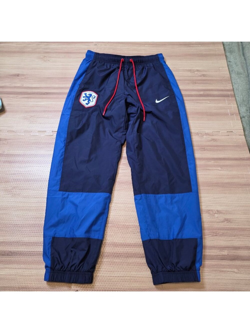 Nike Women's Netherlands Repel Essential Joggers Size Medium DV1952-498